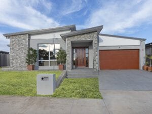 Designer 317 (1-61 Moncrieff)