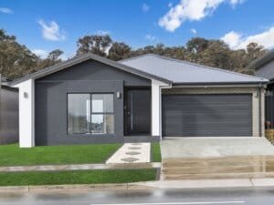 Manhattan 246 (11-30 Throsby)
