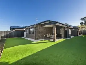 24 Mcglashan Street Taylor